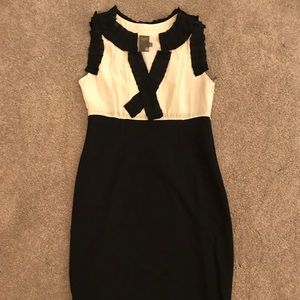 🎉MUST GO🎉 Taylor black/white color block dress